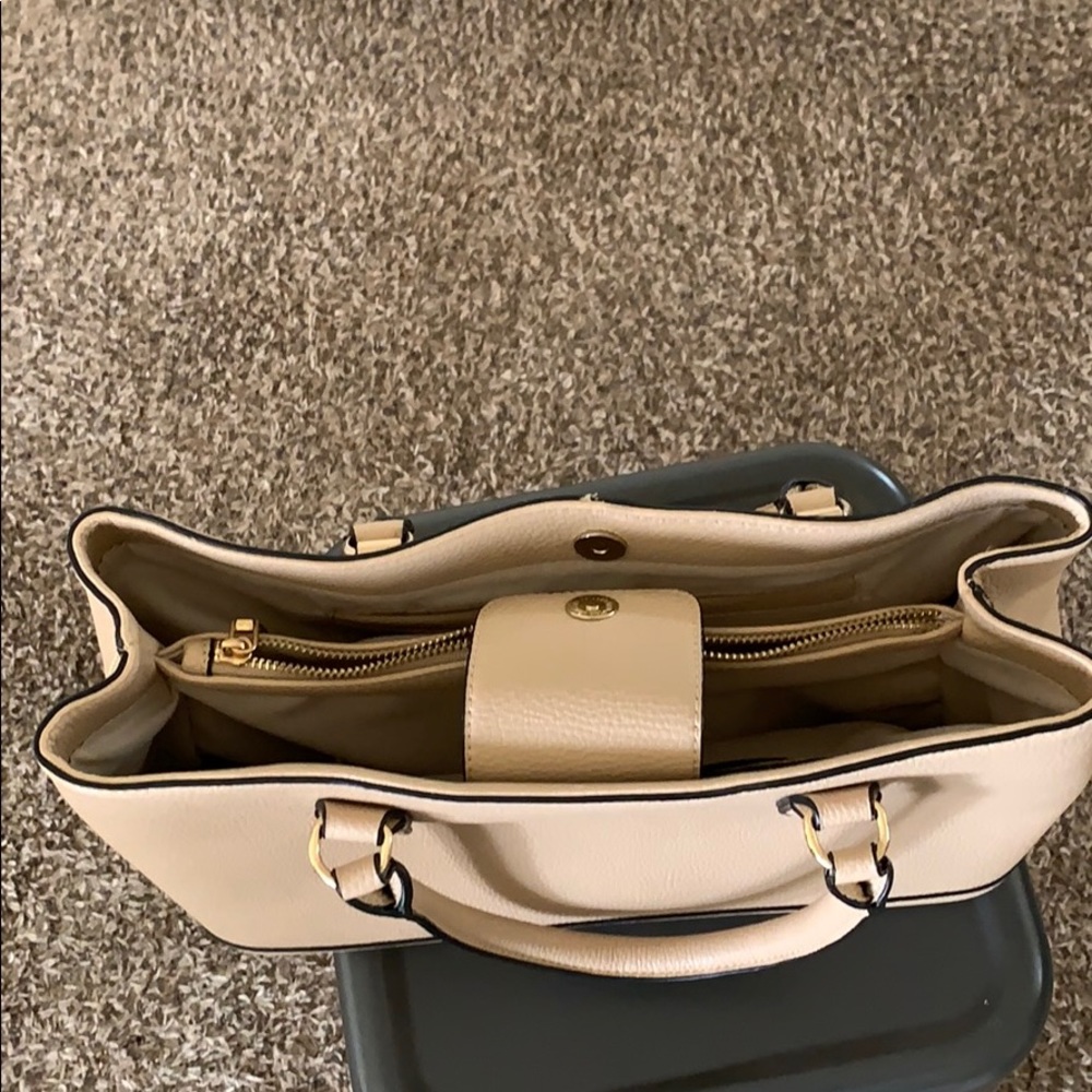 Purse - Picture 3 of 4